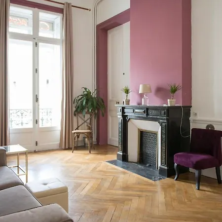 アパート 5-room Place De La Comedie モンペリエ