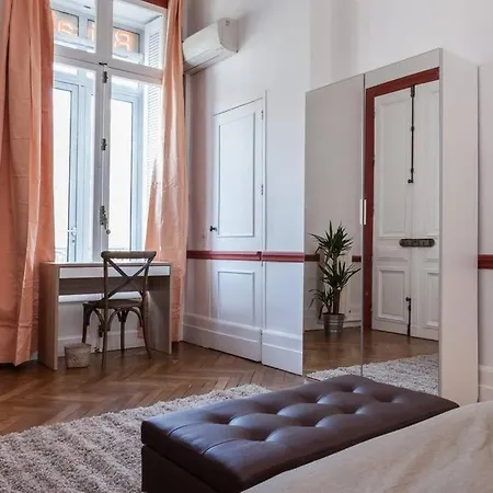 Apartment 5-room Place De La Comedie