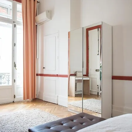 5-room Place De La Comedie Apartment Montpellier